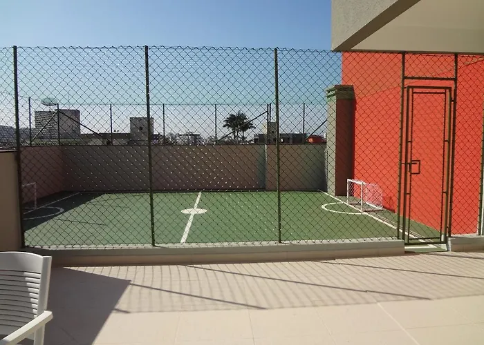 LINDO APTO COM PISCINA, SAUNA, SALÃO DE JOGOS, WIFI, AR CONDICIONADO e SACADA GOURMET NO ITAGUA Ubatuba